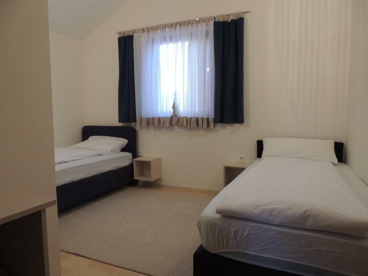 Aurora Apartman *