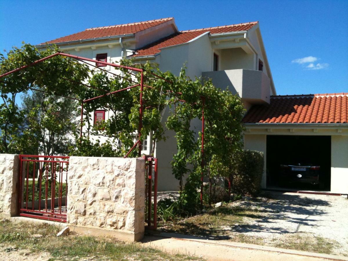 Aurora Apartman *